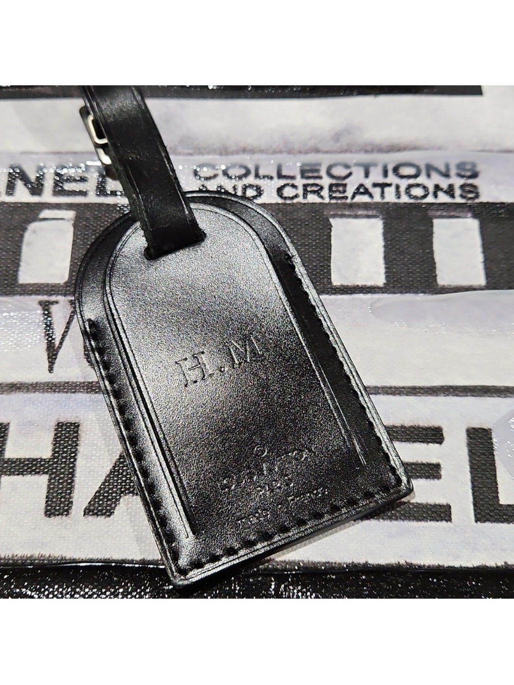 Louis Vuitton Black Leather Travel Tag EUC(H.M. Initial)